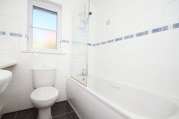Cost of Shower Window Replacement in Valparaiso